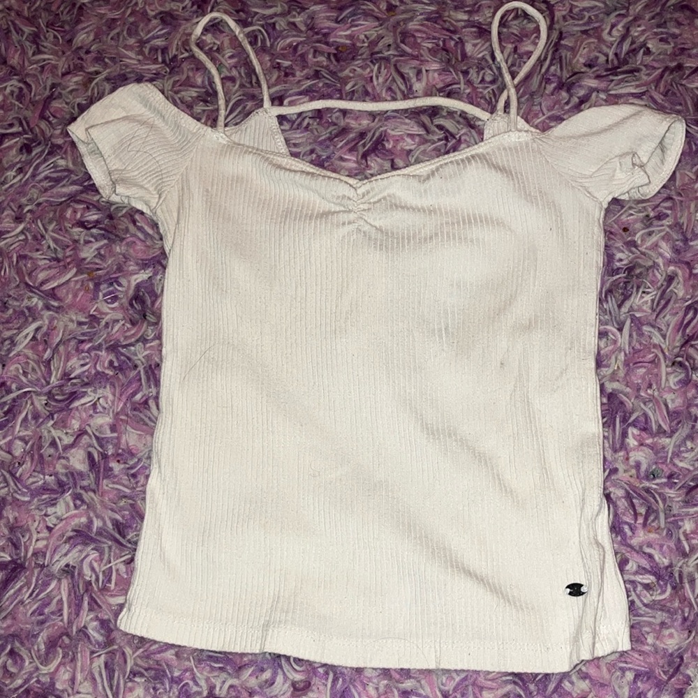 Off the shoulder crop